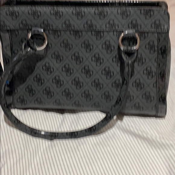Guess Bag - Picture 3 of 4